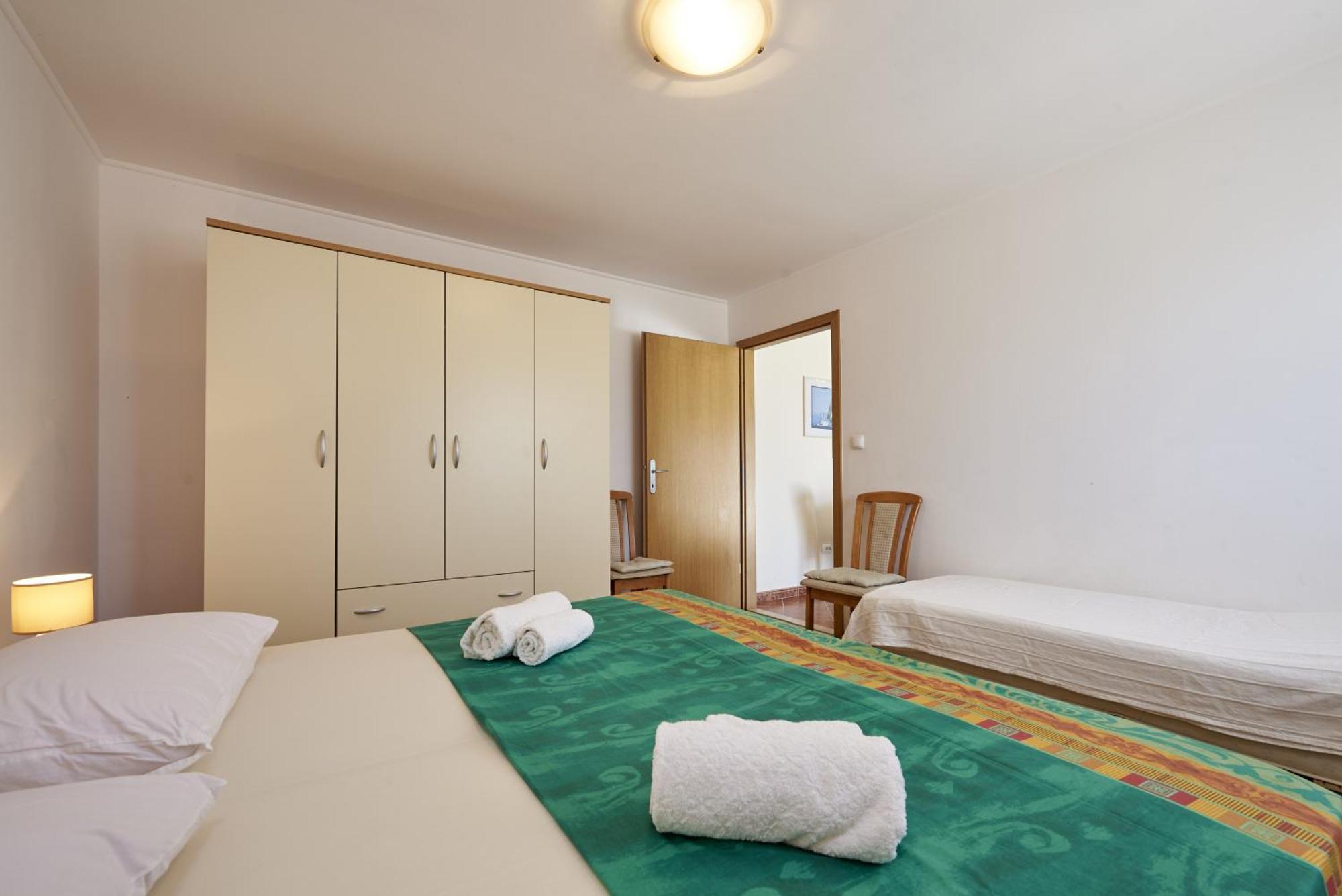Apartments By The Sea Slatine, Ciovo - 15504 Værelse billede
